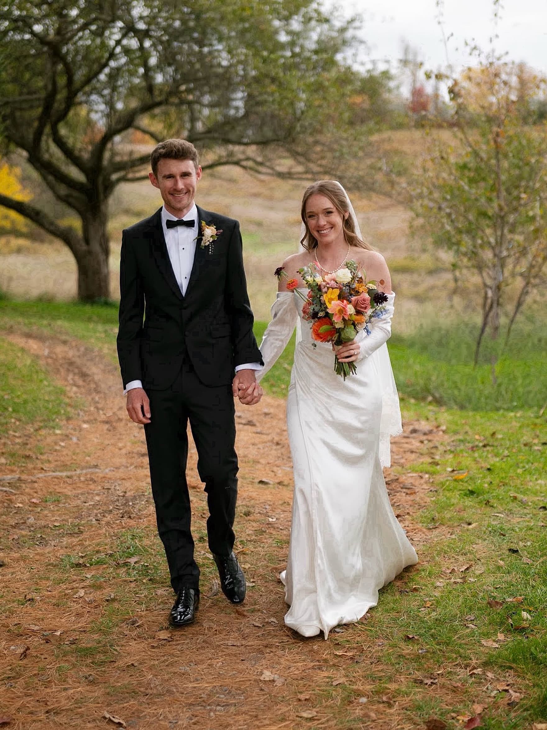 It’s officially fall y’all! 🧡  10/25/25 

📸 @morninglightphoto 
💐 @la_primavera_farms 
💄 @hair.makeupbyamandazack 
💌 @lauraolsenevents 
👰🏼‍♀️ @rubygeewest